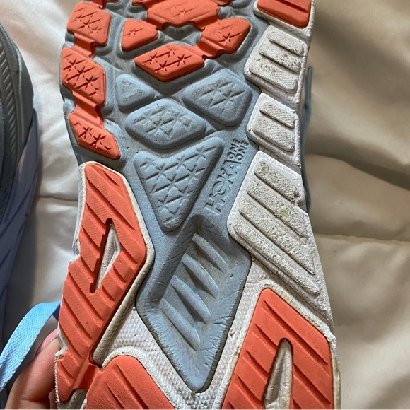 HOKA Arahi 6 size 9 B - Picture 13 of 16